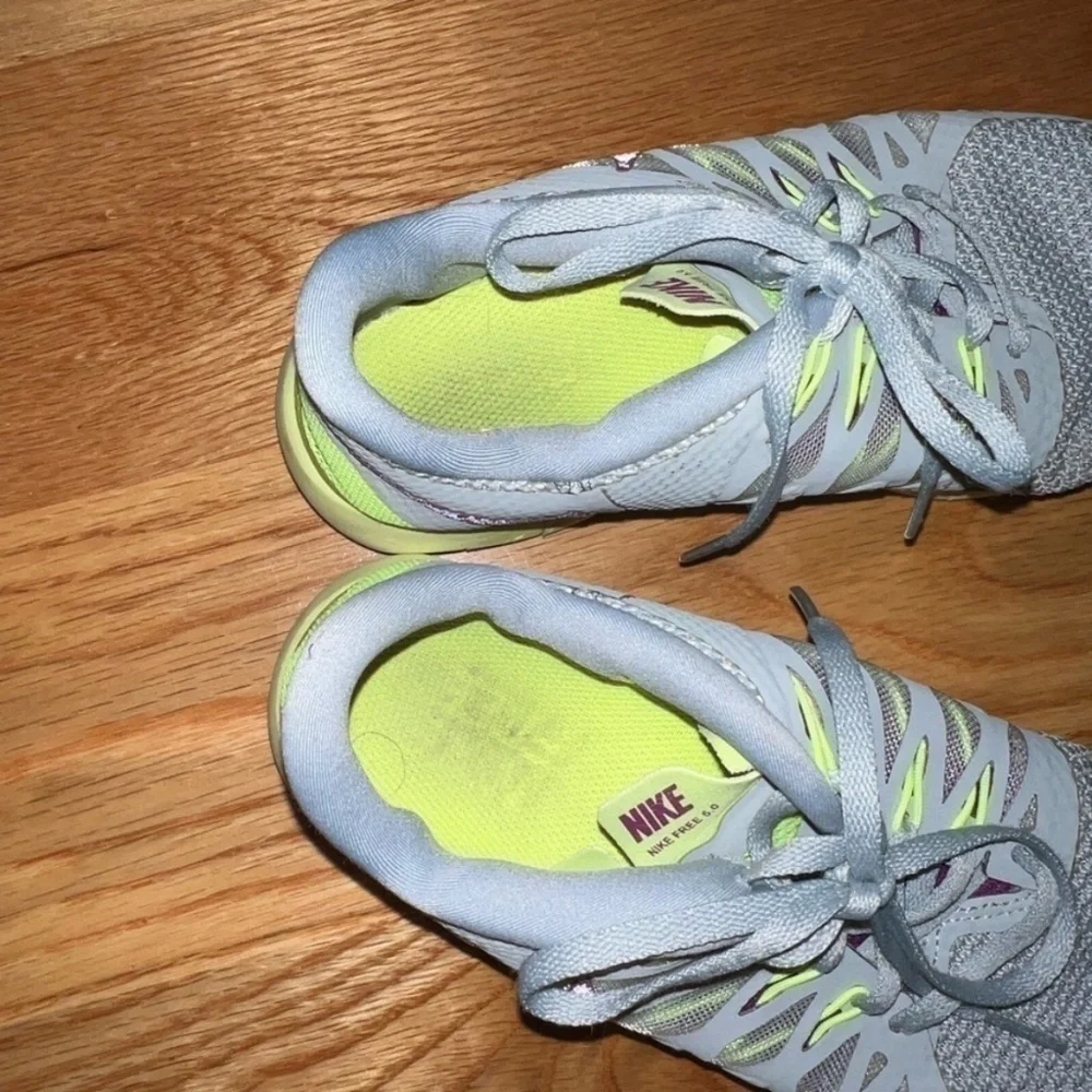 Nike free 5.0 light grey with purple and lime green accents 8.5